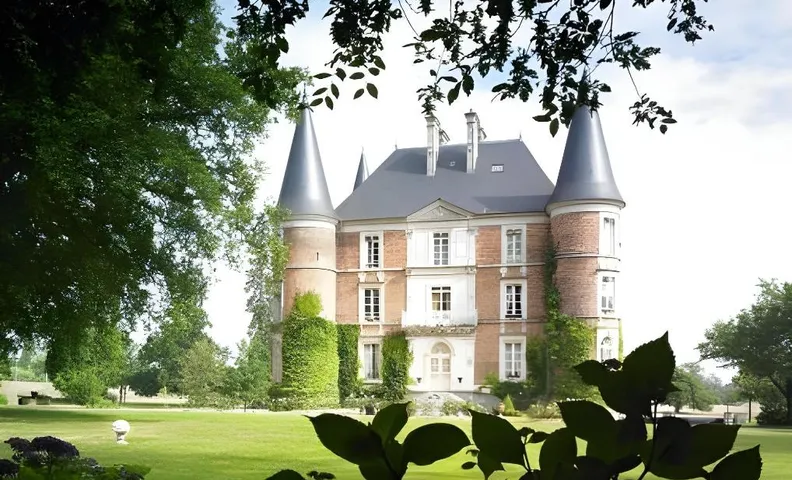 Chateau D'Apigne Rennes