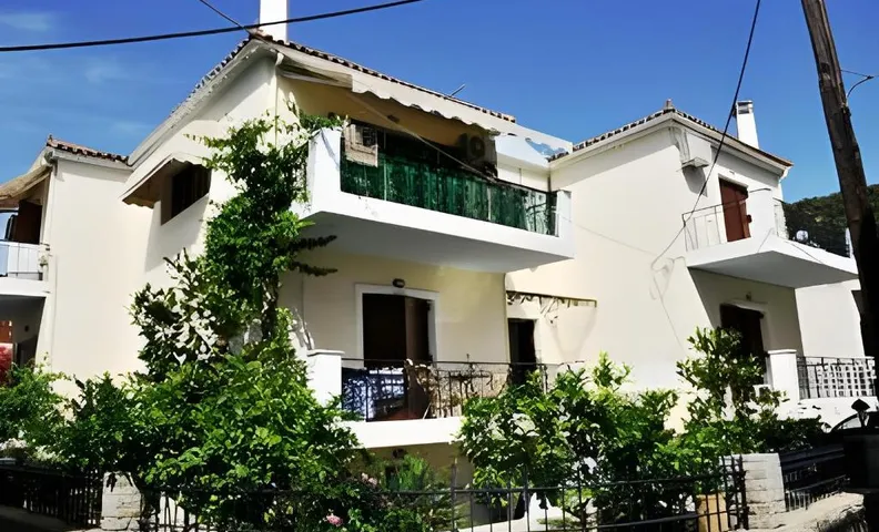 Kaikas Studios & Apartments