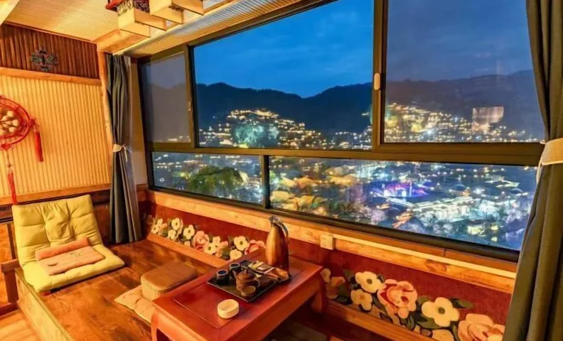 Xijiang Qianhu Miaozhai Hanshe Inn (Observation Deck Store)