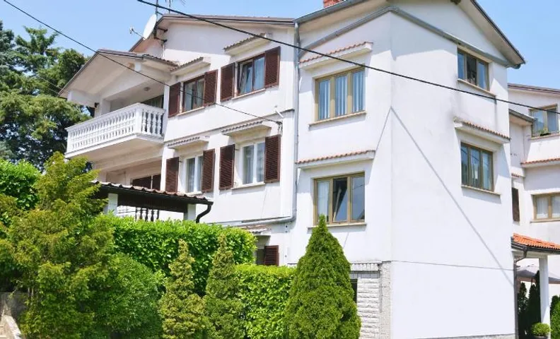 Apartments and Rooms Lago Rupa