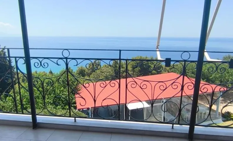 Paradisos