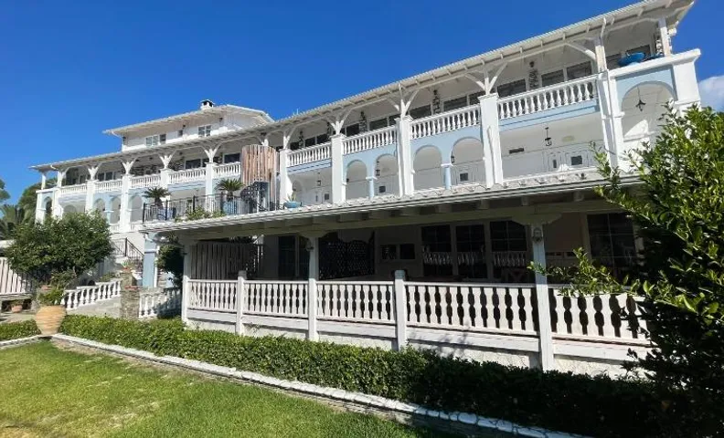Diaporos Hotel