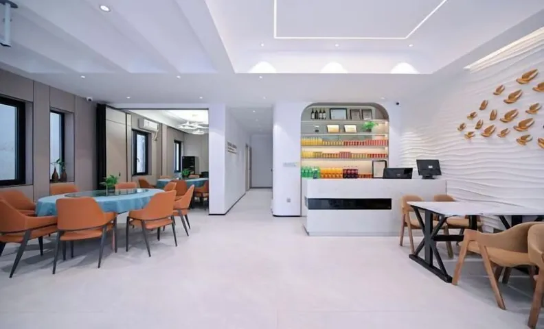 Aiqinhai Hotel