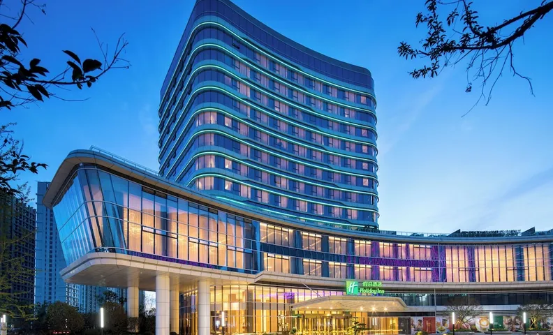 홀리데이 인 정저우 리버사이드 바이 IHG