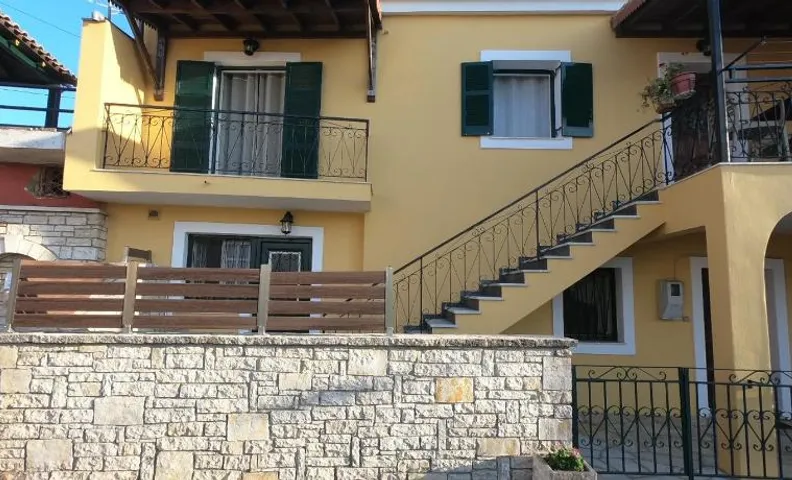 Alexandros House with private parcking