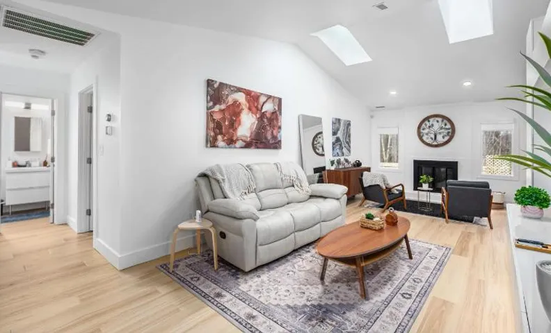 Tranquil Light-Filled Retreat 3BR Ranch