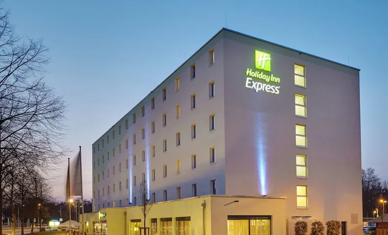 홀리데이 인 익스프레스 노인키르헨 바이 IHG