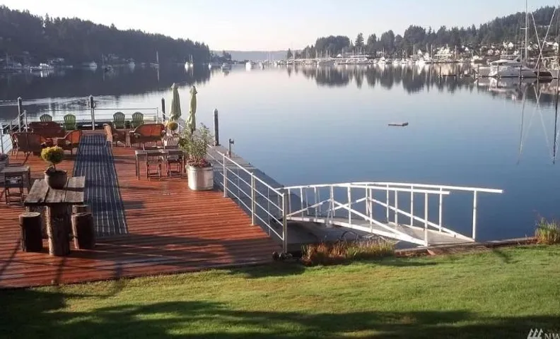 Waterfront Inn