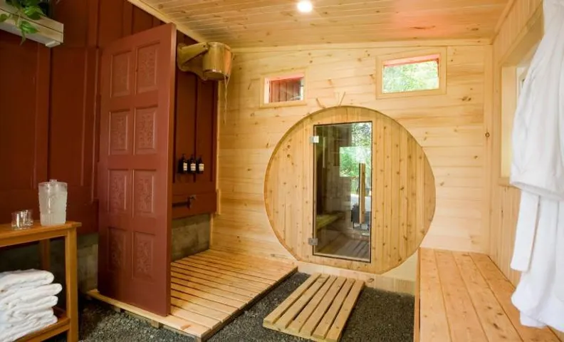 Luxury Tiny Cabin with Sauna and Cold Plunge