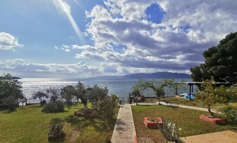 Μπαλκόνι Στο Γαλάζιο