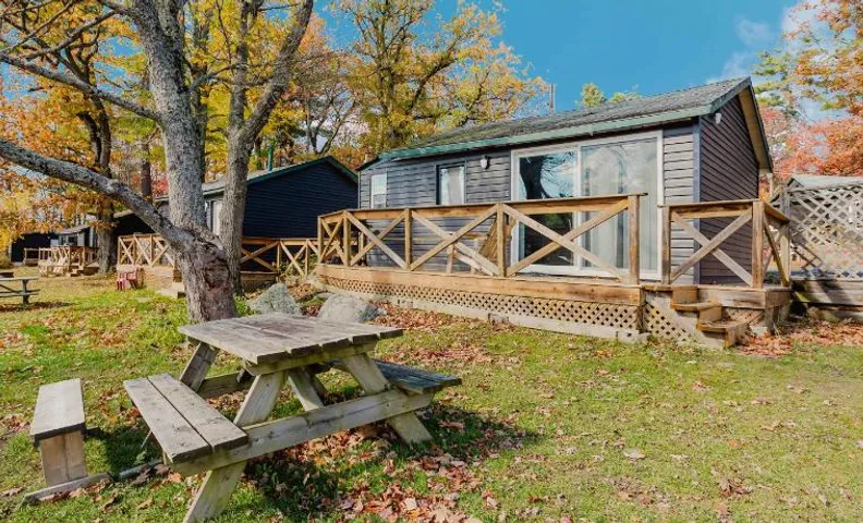 Studio Cottage #8 - Jack Pine