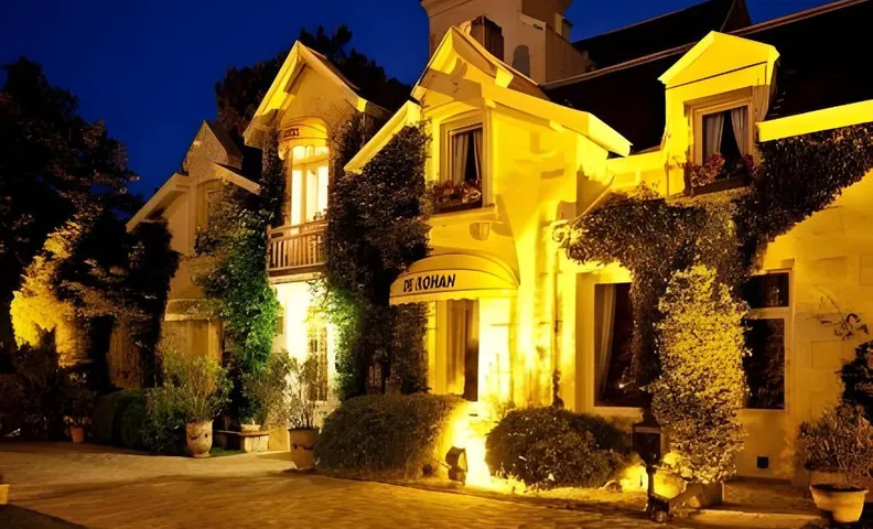 Hôtel The Originals Résidence de Rohan (EX RELAIS DU SILENCE)