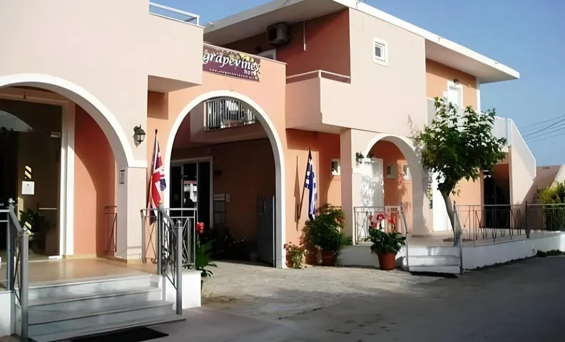 Grapevines Hotel