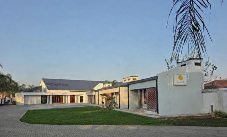 Black Villa Lodge