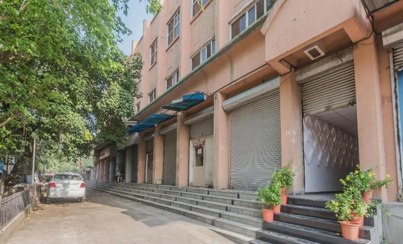 Hotel O Divine Residency Near Phoenix Marketcity