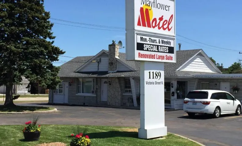 Mayflower Motel