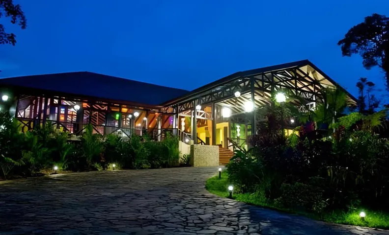 Hideaway Rio Celeste Hotel