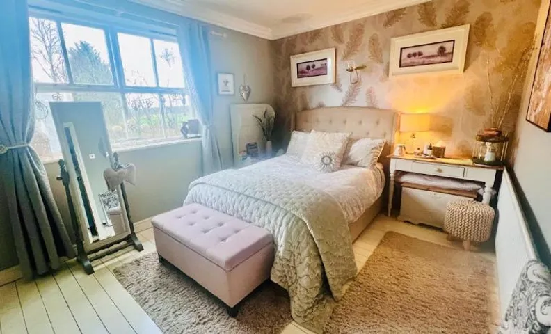 Village boutique retreat with cooked breakfast