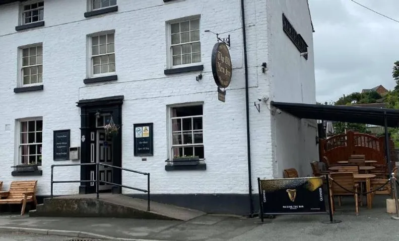 Old New Inn, Llanfyllin