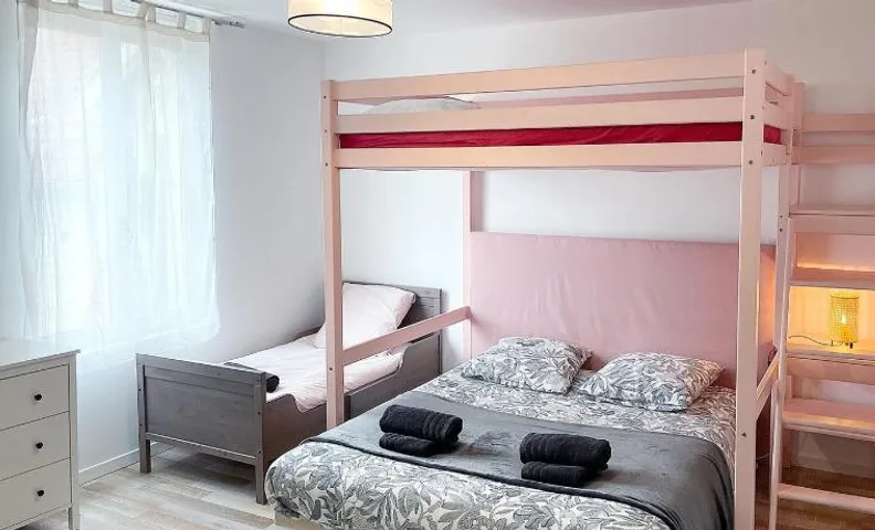 La Family House, spacieuse avec wifi, extérieur et parking