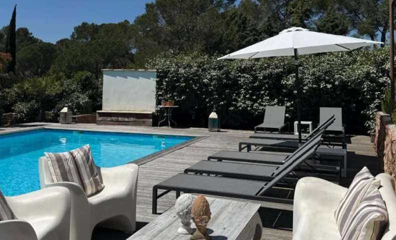 La Julaulou 1 chambre dans villa de 180m2 avec piscine et petit déjeuner