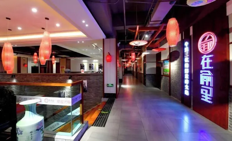 Huili Business Apartment (Jiayuguan Donghu Scenic Area Datang Food Street Branch)