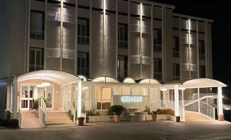 Hotel Holiday