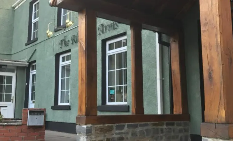 Rheolau arms
