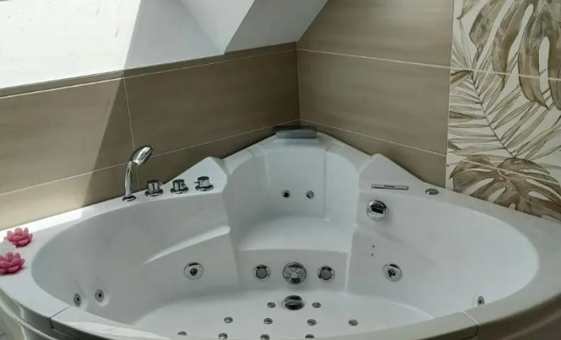 AU BON ACCUEIL A PORCARO AVEC ACCES au SPA EN ILLIMITE