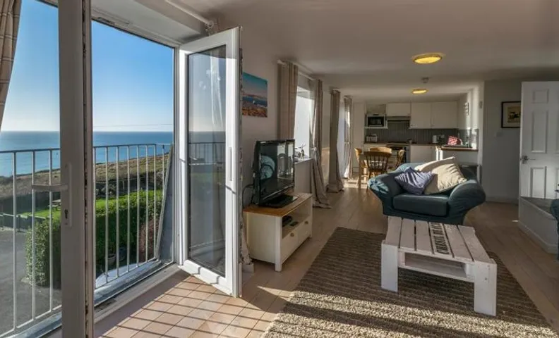 Chesil Beach Lodge Burton Bradstock Dorset DT64RJ