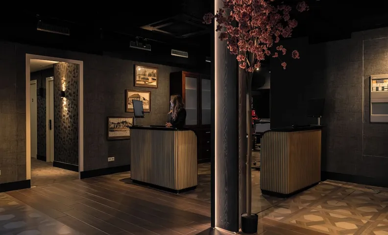 Hotel Twenty-Three Amsterdam Airport = 호텔 트웬티-쓰리 암스테르담 에어포트
