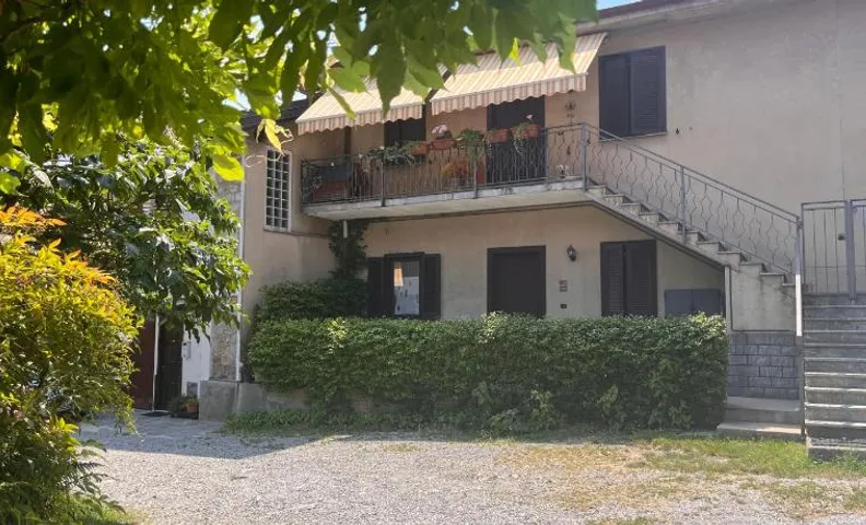 Il Cortile Como Single & Double Room in apartment NO HOTEL
