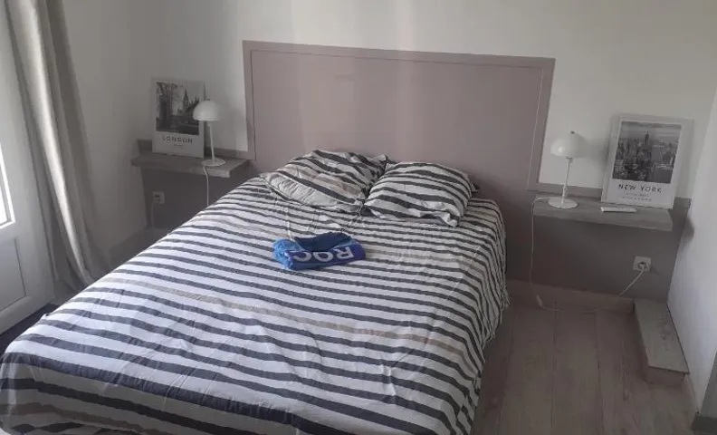 Chambre avec Salle de bain et WC privés et kit petit dejeuner
