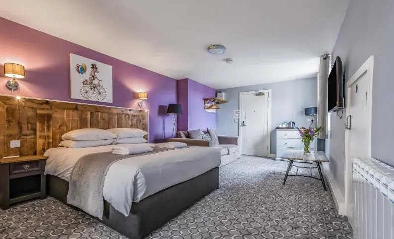 rooms@73