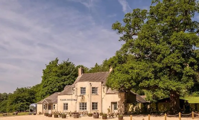 Tunnel House Inn