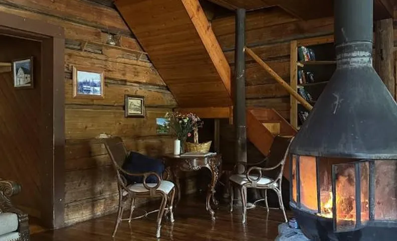 Rustic Beaverfoot Lodge