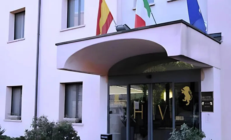 Hotel Versailles