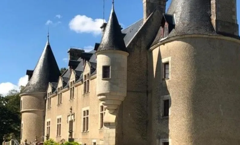 Chambre entrée indépendante dans tour du 15ème siècle