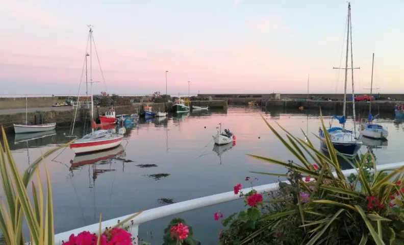 Sma Harbour Hoose