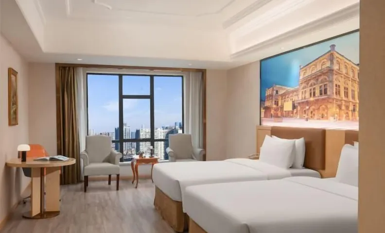 Vienna Hotel (Loudi Chunyuan Pedestrian Street)