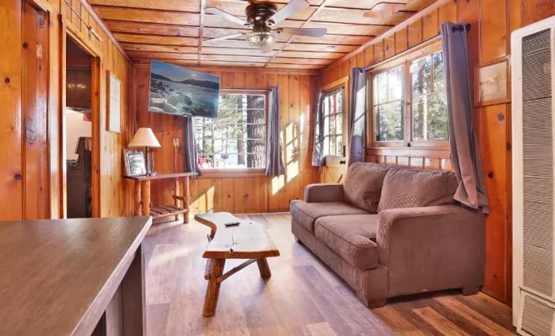 Little Pines Couples Lakeside Cabin by Big Bear Vacations