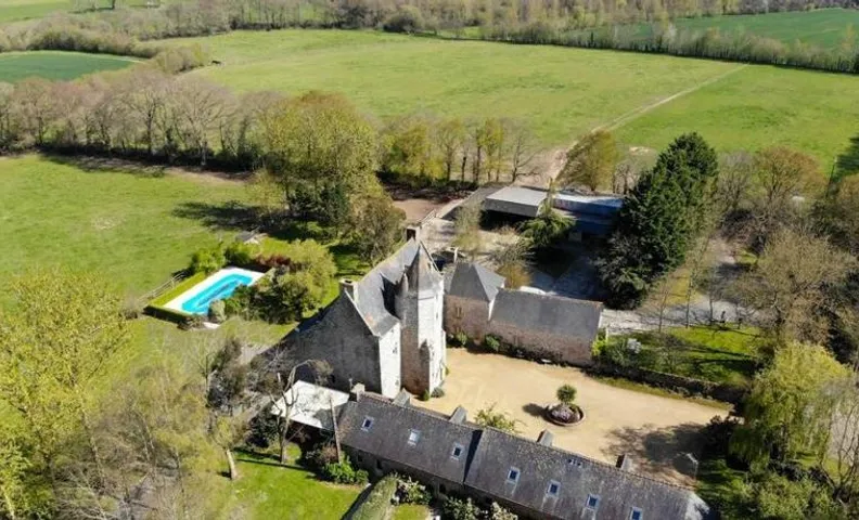 Manoir de Fornebello 16e siècle - Chambres d'Hôtes de prestige avec piscine