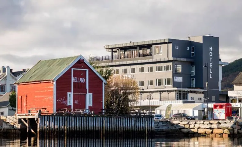 Vestnes Fjordhotell