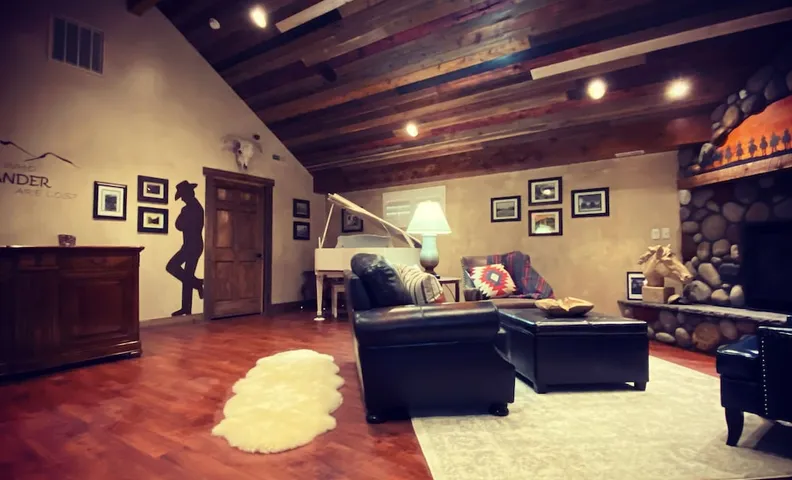 리버 락 인 B&B - 성인 전용