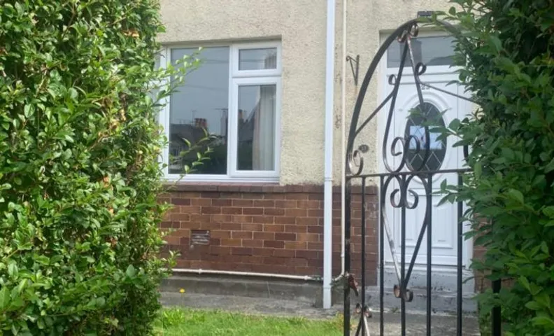Room only guest accommodation, guest house self catering