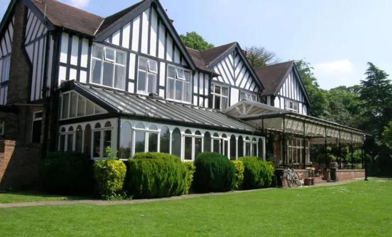The oaklands hotel