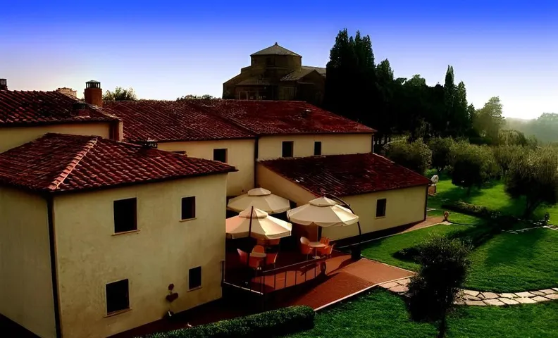 Sovana Hotel & Resort