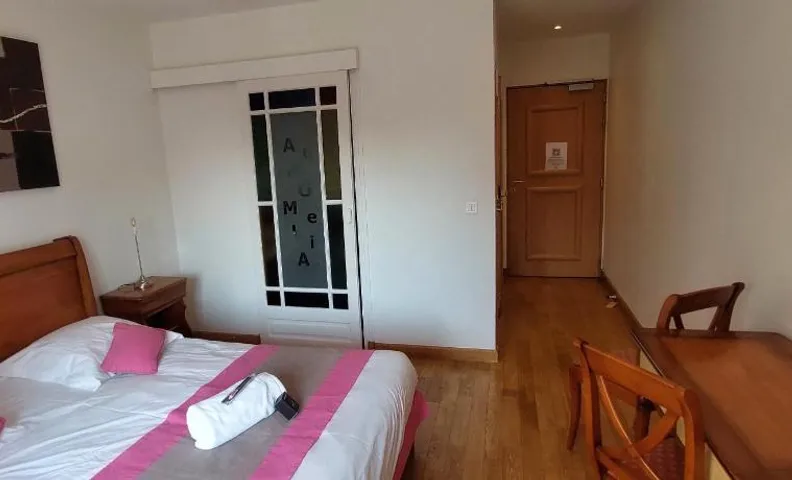Au Domelia Provinois - Chambres -