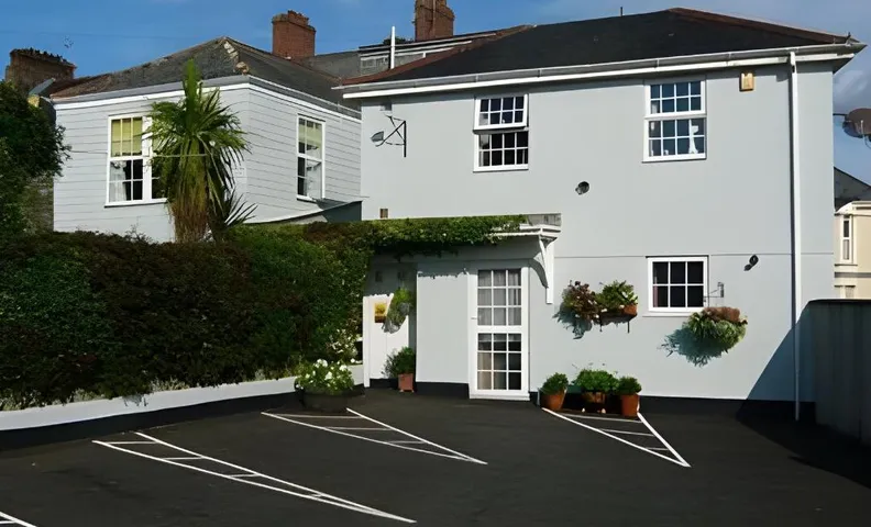 Elnor Guest House