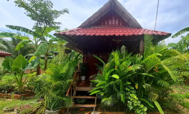 Savet Family Homestay & Tour